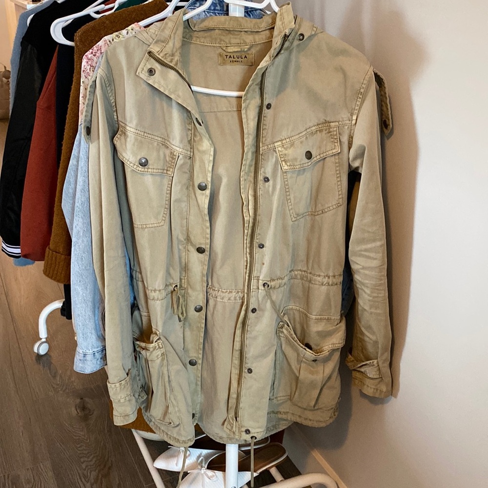 Aritzia “Talula” jacket size XS good as new